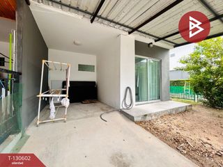 Casa adosada en venta de 3 habitaciones en Bang Lamung, Chonburi