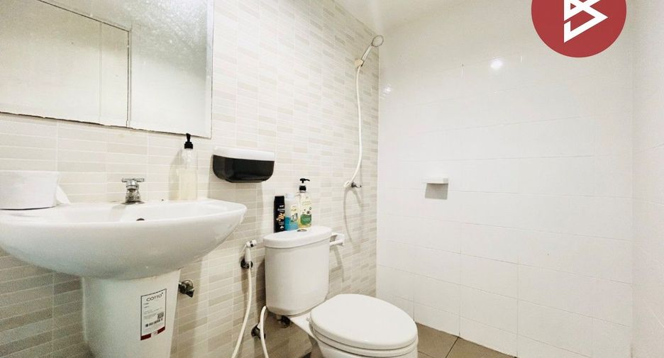For sale 3 ベッドルーム townhouse in Bang Lamung, Chonburi