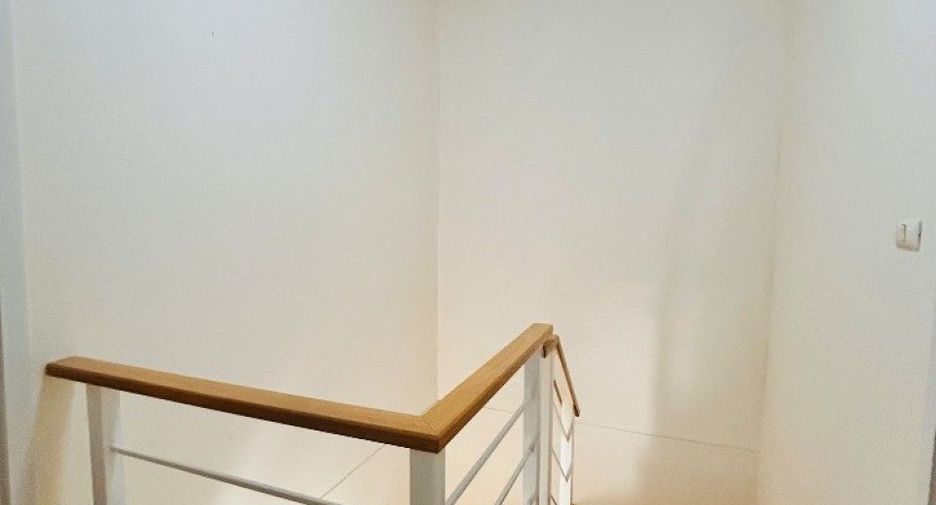 For sale 3 ベッドルーム townhouse in Bang Lamung, Chonburi