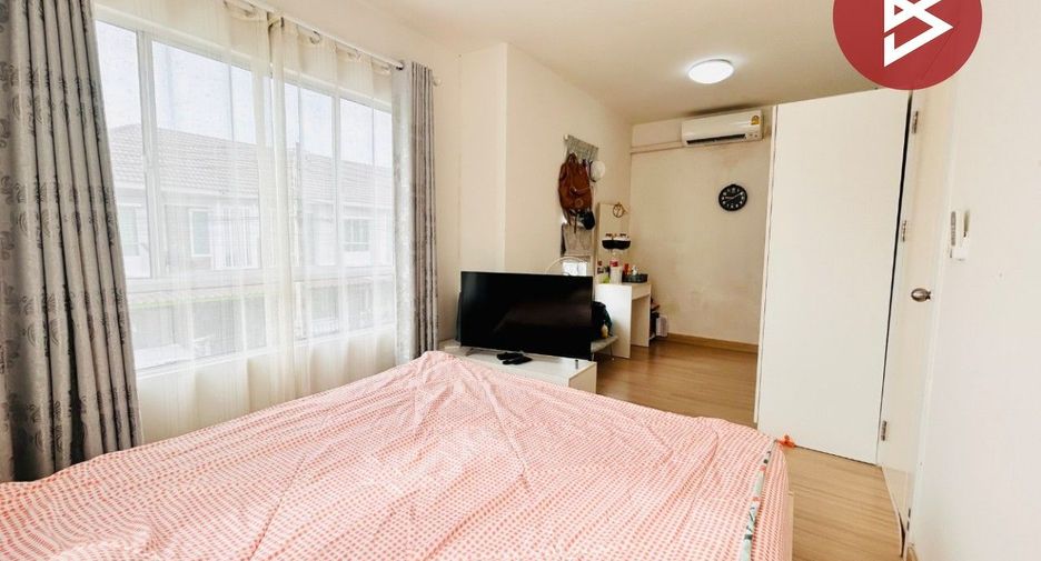 For sale 3 ベッドルーム townhouse in Bang Lamung, Chonburi