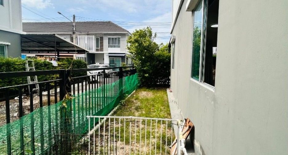 For sale 3 ベッドルーム townhouse in Bang Lamung, Chonburi