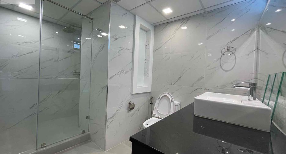 For rent 3 ベッドルーム apartment in Khlong Toei, Bangkok