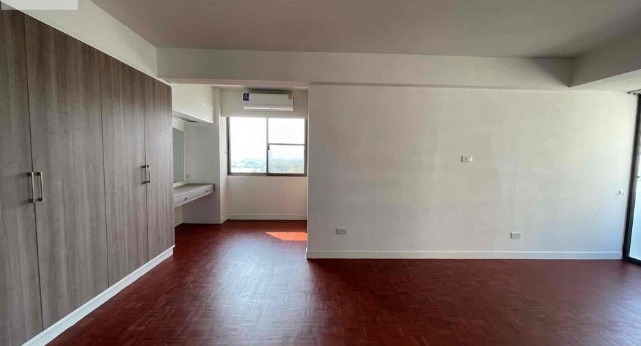 For rent 3 ベッドルーム apartment in Khlong Toei, Bangkok