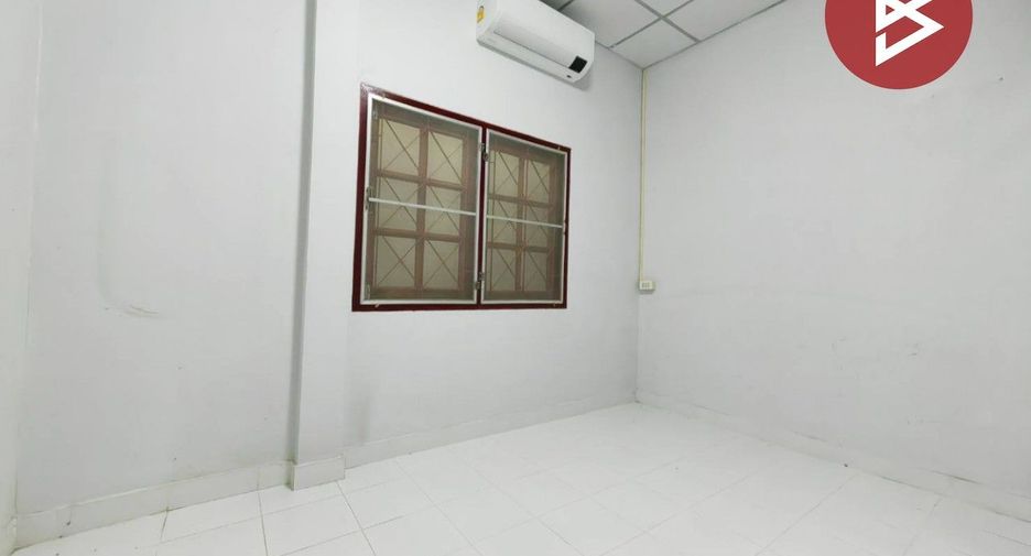 Casa adosada en venta de 1 habitaciones en Nong Chok, Bangkok