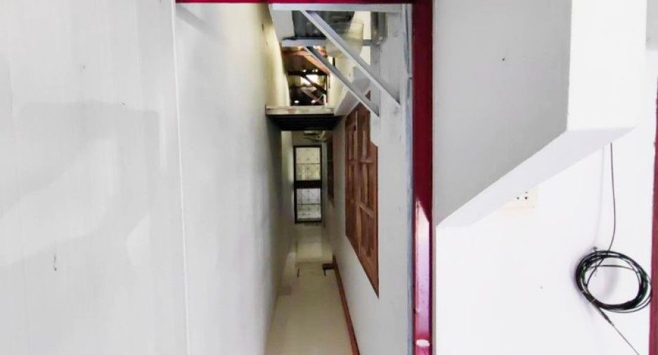 Casa adosada en venta de 1 habitaciones en Nong Chok, Bangkok