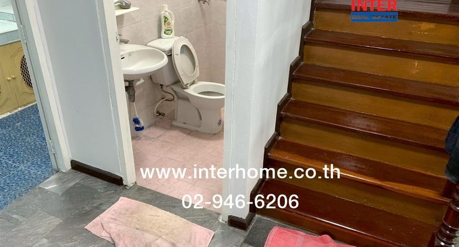 Reihenhaus zum Kauf mit 2 Zimmer in Khlong Sam Wa, Bangkok
