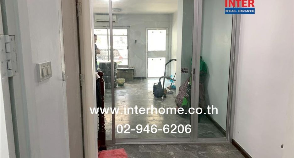 Reihenhaus zum Kauf mit 2 Zimmer in Khlong Sam Wa, Bangkok