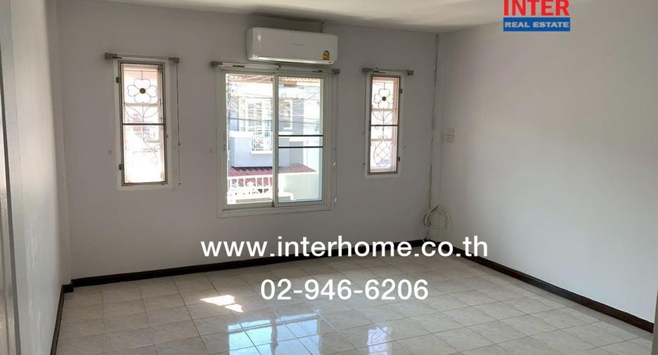 Reihenhaus zum Kauf mit 2 Zimmer in Khlong Sam Wa, Bangkok