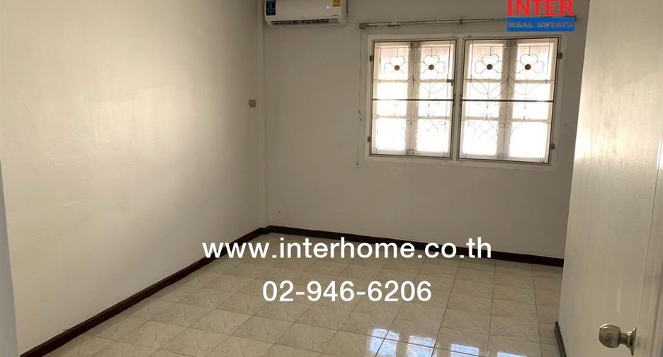 Reihenhaus zum Kauf mit 2 Zimmer in Khlong Sam Wa, Bangkok