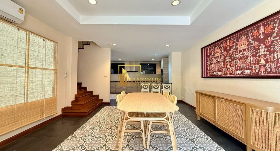 Reihenhaus zur Miete mit 4 Zimmer in Watthana, Bangkok