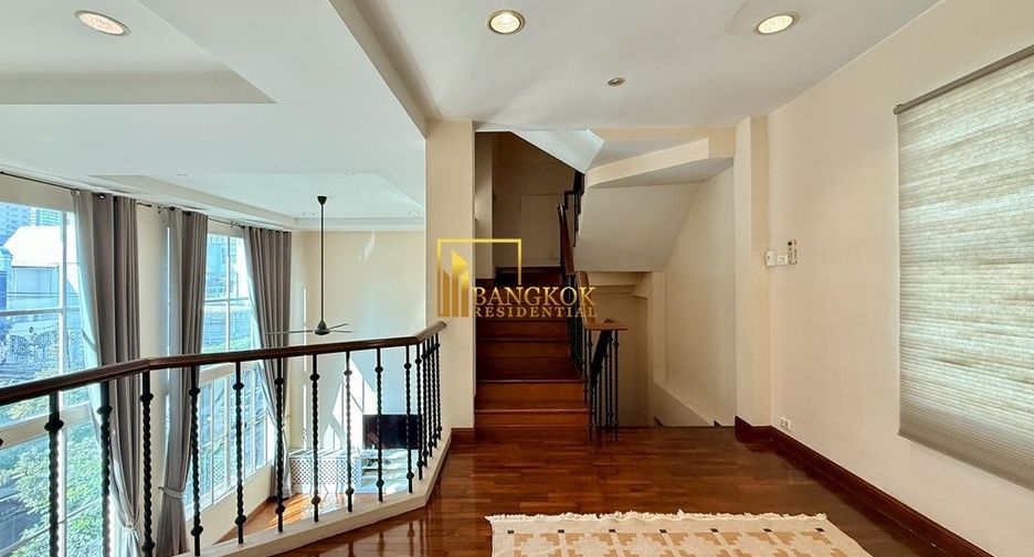 Reihenhaus zur Miete mit 4 Zimmer in Watthana, Bangkok