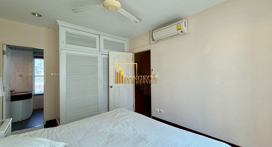 Reihenhaus zur Miete mit 4 Zimmer in Watthana, Bangkok