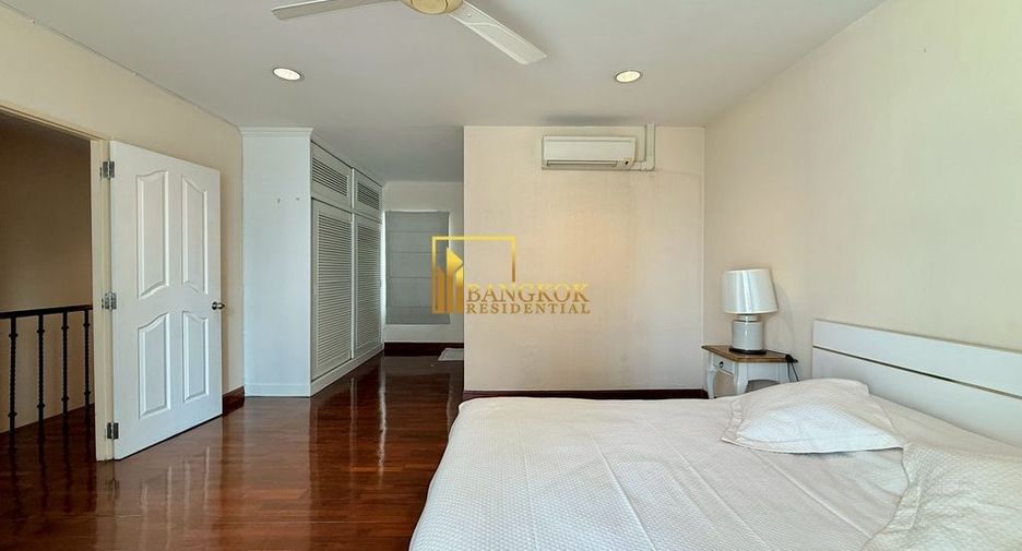 Reihenhaus zur Miete mit 4 Zimmer in Watthana, Bangkok