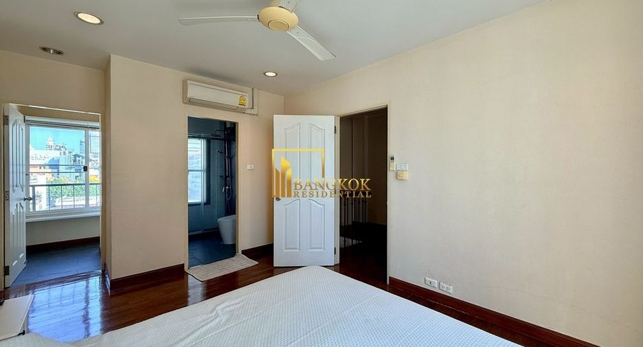 Reihenhaus zur Miete mit 4 Zimmer in Watthana, Bangkok