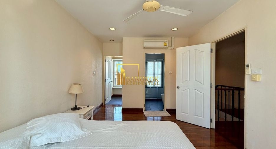 Reihenhaus zur Miete mit 4 Zimmer in Watthana, Bangkok