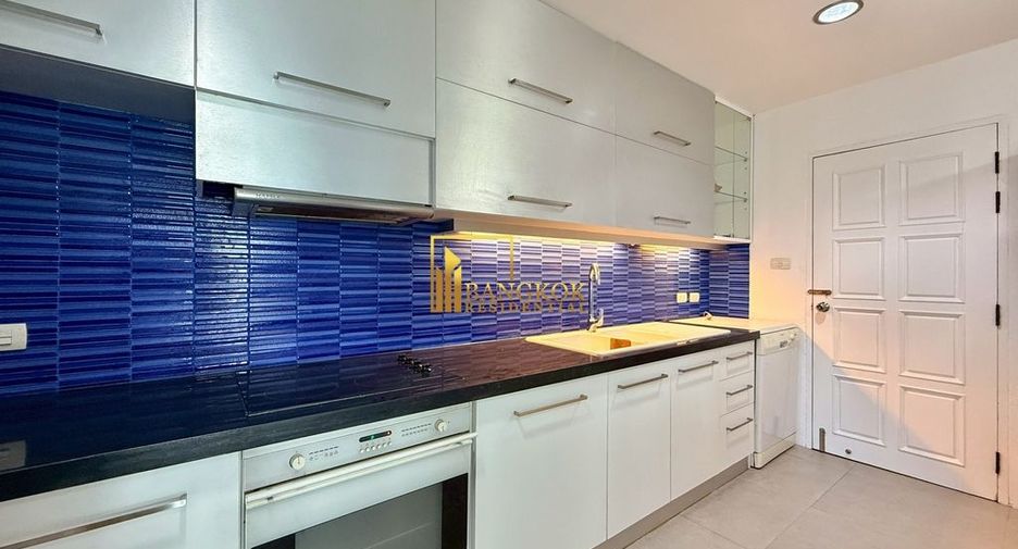 For rent 3 bedrooms condo in Watthana, Bangkok
