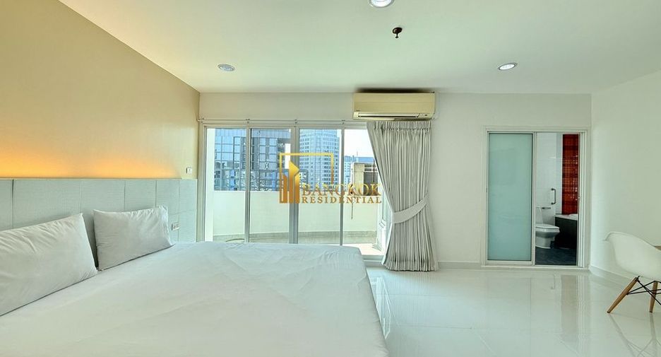 For rent 3 bedrooms condo in Watthana, Bangkok