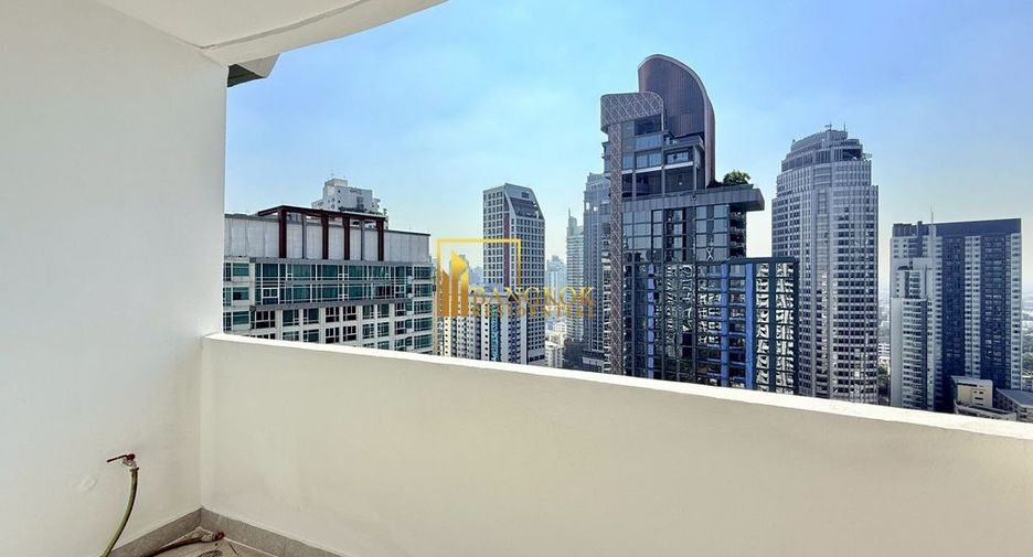 For rent 3 bedrooms condo in Watthana, Bangkok