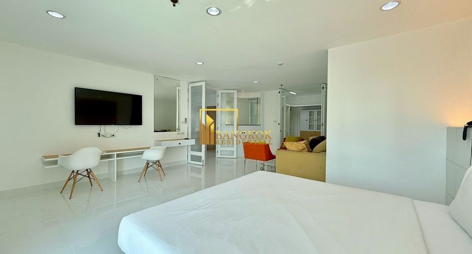 For rent 3 bedrooms condo in Watthana, Bangkok
