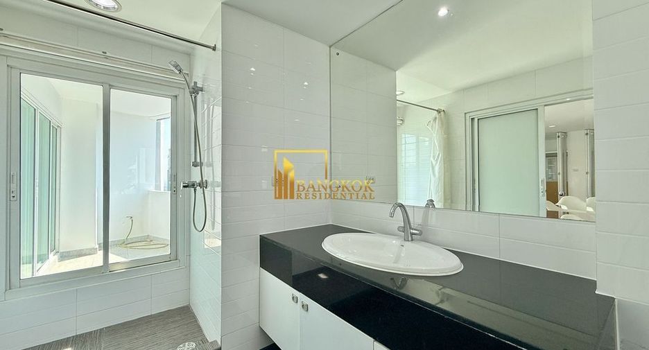 For rent 3 bedrooms condo in Watthana, Bangkok