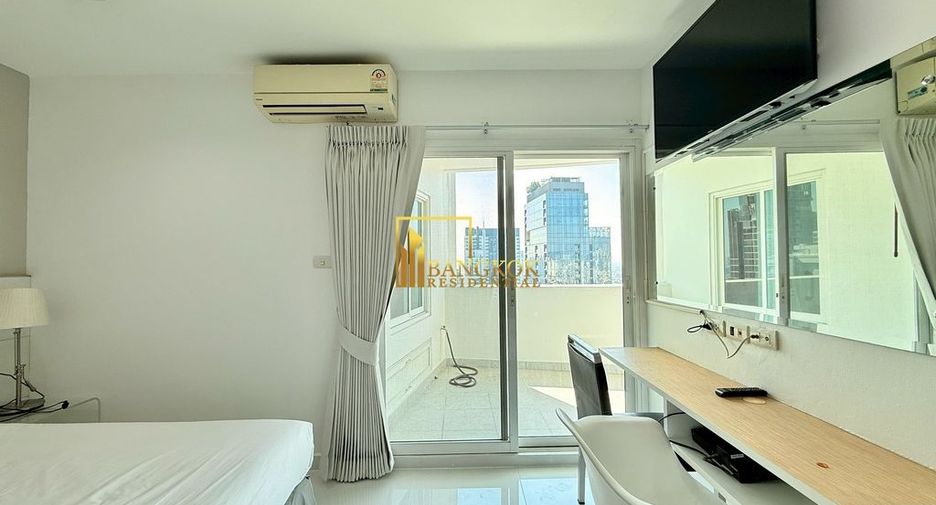 For rent 3 bedrooms condo in Watthana, Bangkok