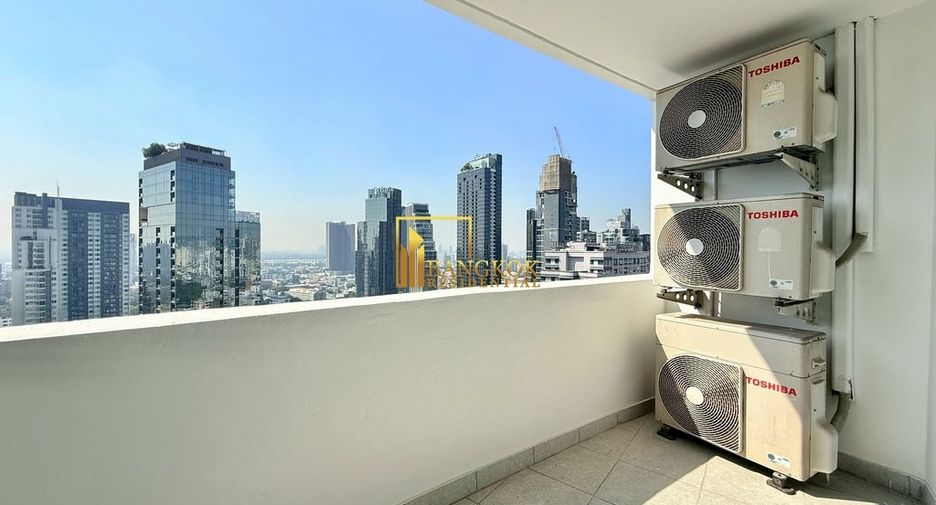 For rent 3 bedrooms condo in Watthana, Bangkok