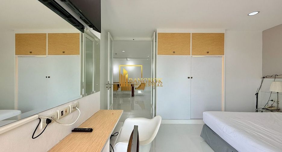 For rent 3 bedrooms condo in Watthana, Bangkok