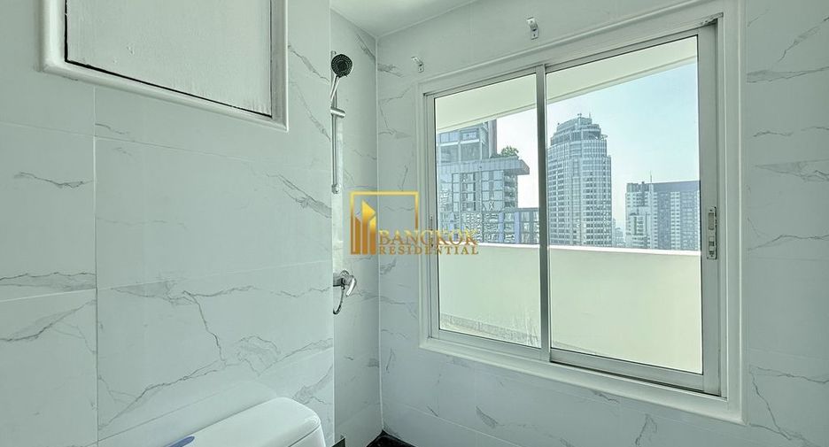 For rent 3 bedrooms condo in Watthana, Bangkok