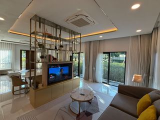 For rent 5 ベッドルーム house in Bang Phli, Samut Prakan