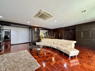 For rent 3 ベッドルーム condo in Khlong Toei, Bangkok