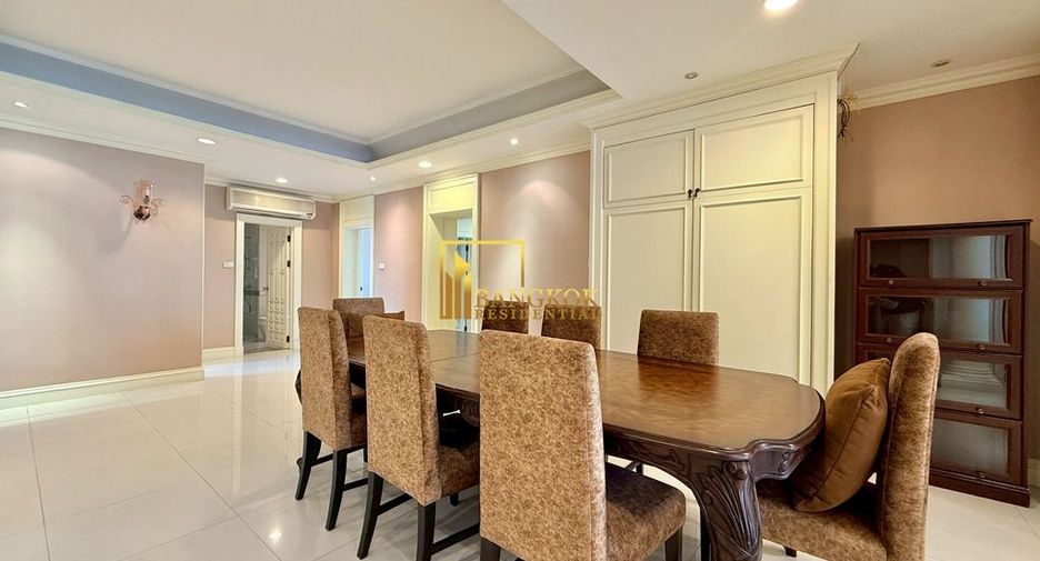 Condo en alquiler de 3 habitaciones en Khlong Toei, Bangkok