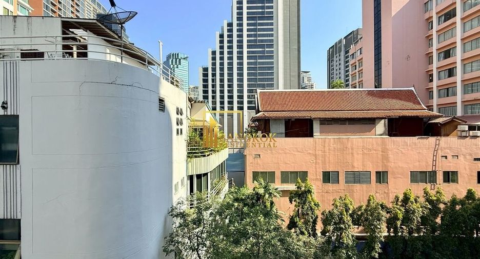 Condo en alquiler de 3 habitaciones en Khlong Toei, Bangkok