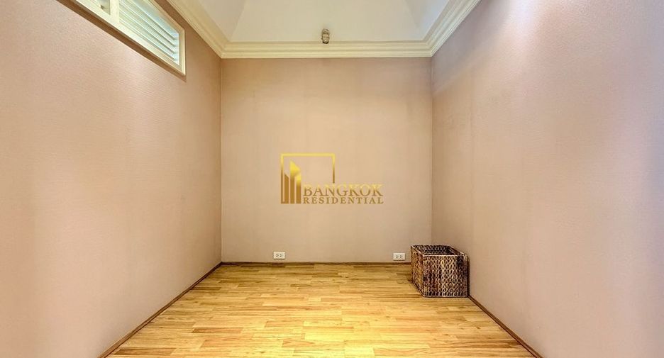 Condo en alquiler de 3 habitaciones en Khlong Toei, Bangkok