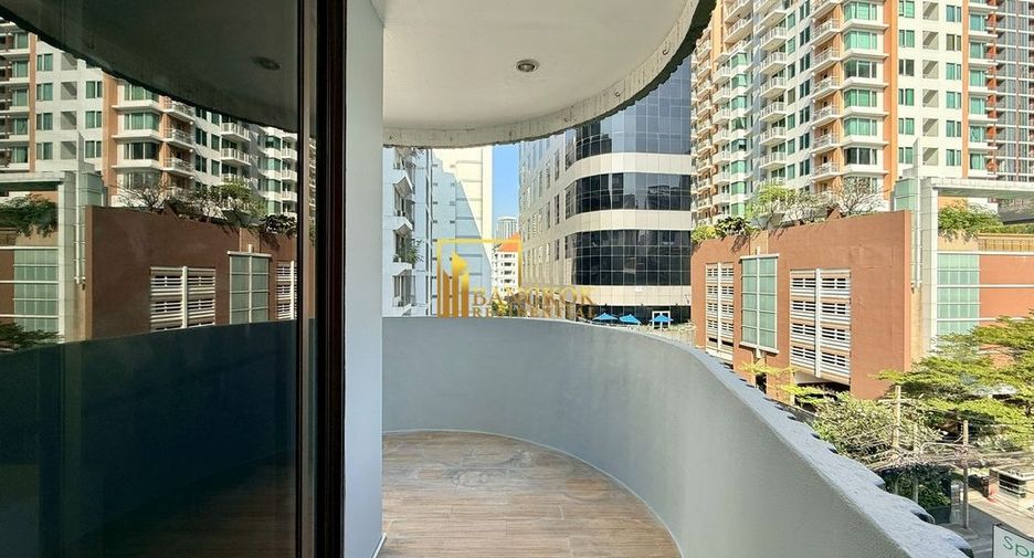 Condo en alquiler de 3 habitaciones en Khlong Toei, Bangkok