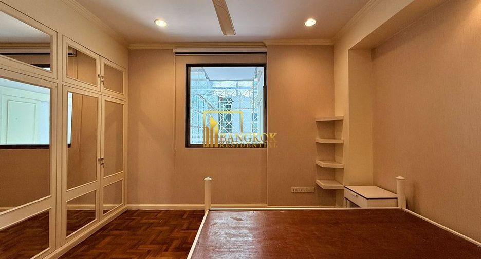 Condo en alquiler de 3 habitaciones en Khlong Toei, Bangkok