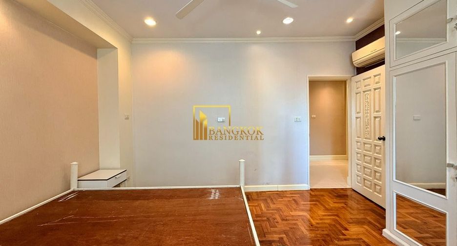 Condo en alquiler de 3 habitaciones en Khlong Toei, Bangkok