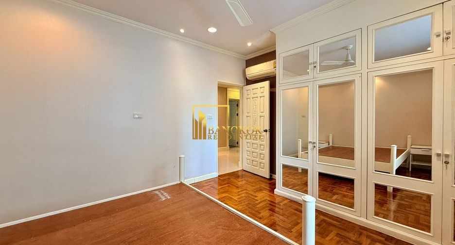 Condo en alquiler de 3 habitaciones en Khlong Toei, Bangkok