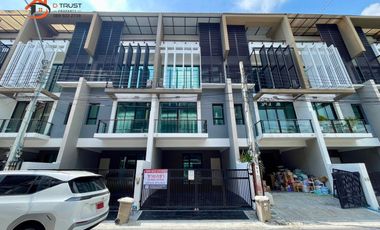 出售 3 卧室 联排别墅 在 Khlong Toei, 曼谷