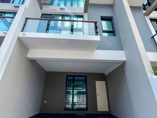 For sale 3 ベッドルーム townhouse in Khlong Toei, Bangkok