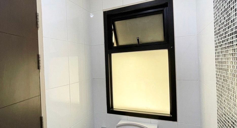 Продажа 3 спальни таунхаус в Кхлонг Тоеи, Бангкок