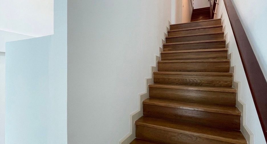 Продажа 3 спальни таунхаус в Кхлонг Тоеи, Бангкок