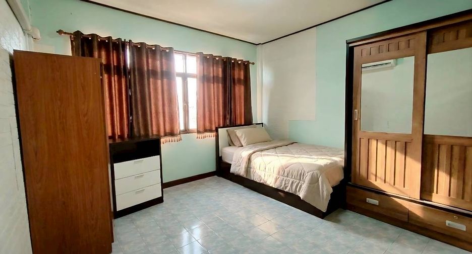 For sale 2 bedrooms townhouse in Bang Khae, Bangkok