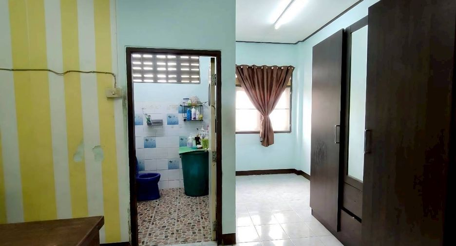 For sale 2 bedrooms townhouse in Bang Khae, Bangkok