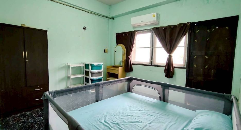 For sale 2 bedrooms townhouse in Bang Khae, Bangkok