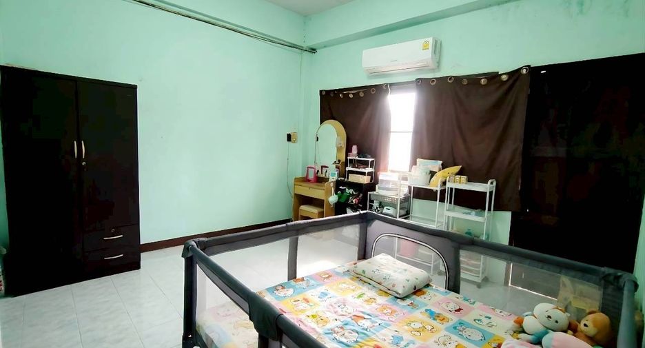 For sale 2 bedrooms townhouse in Bang Khae, Bangkok