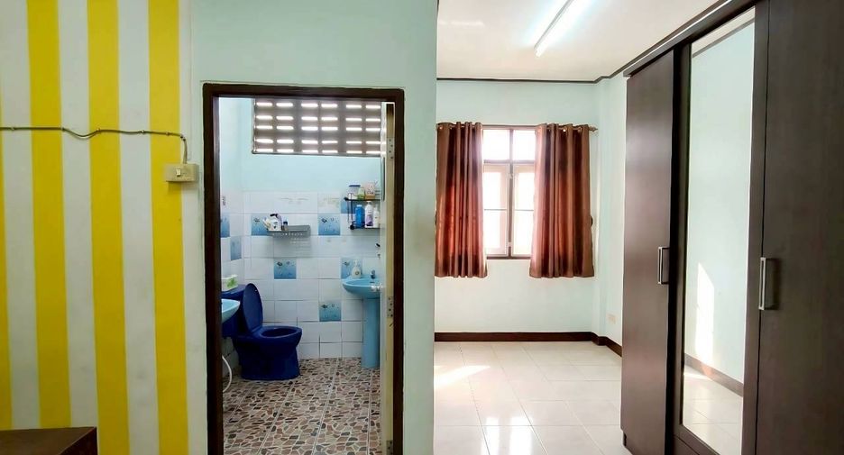 For sale 2 bedrooms townhouse in Bang Khae, Bangkok