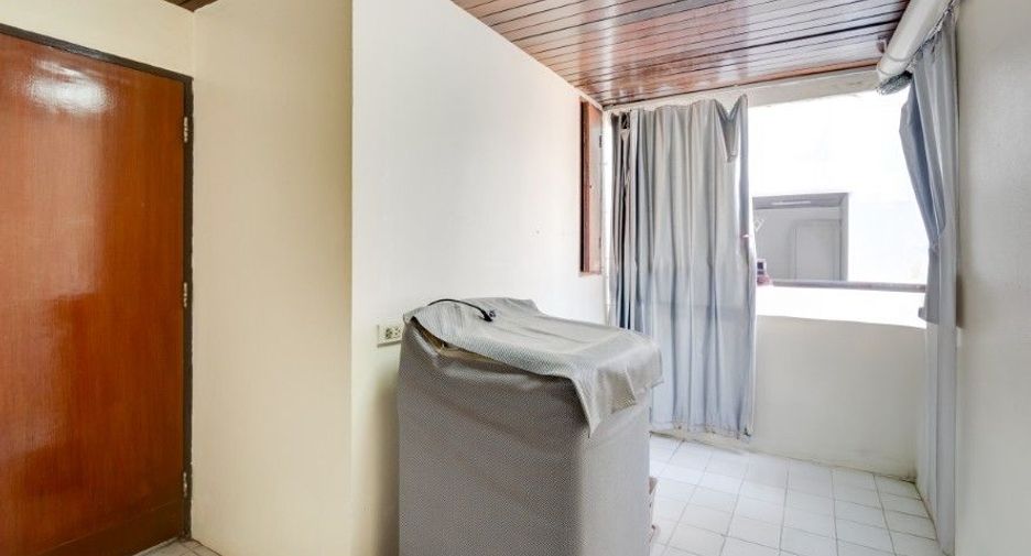 For sale 3 bedrooms condo in Watthana, Bangkok