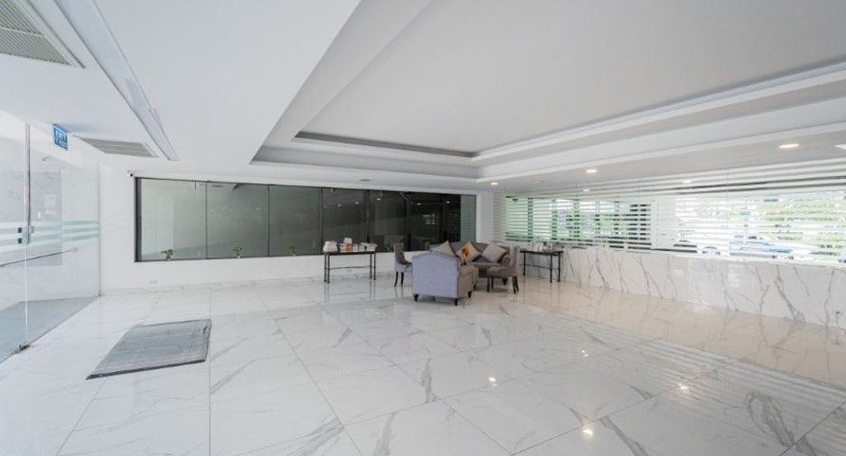 For sale 3 bedrooms condo in Watthana, Bangkok