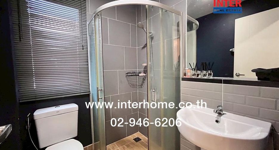 For sale 4 bedrooms house in Khlong Sam Wa, Bangkok