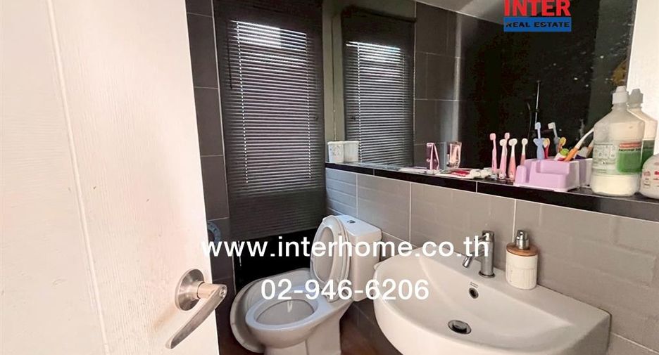For sale 4 bedrooms house in Khlong Sam Wa, Bangkok